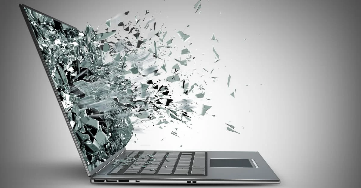 Read more about the article Does a Broken Screen Mean Your Laptop Is Doomed?